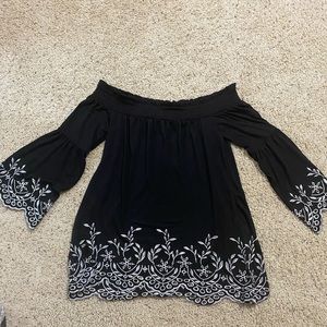 Whbm off shoulder blouse with white details